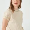 LELA Regular Fit - T-Shirt Print - Stone Colored