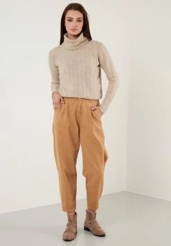 LELA Regular Fit - Trui - Beige -LELA Winkel 86f64bb167df4add8eddbcb5829ae819