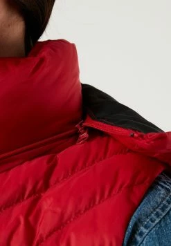 LELA Regular Fit - Bodywarmer - Red -LELA Winkel 893dcf89d71343808f98dc710fe75267