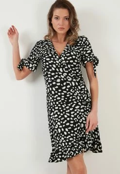 LELA Floral V Neck Ruffle Detail Mini- Jurk - Black-Lepoard -LELA Winkel 8a6a085dc7af40cea86b4767ed72796b
