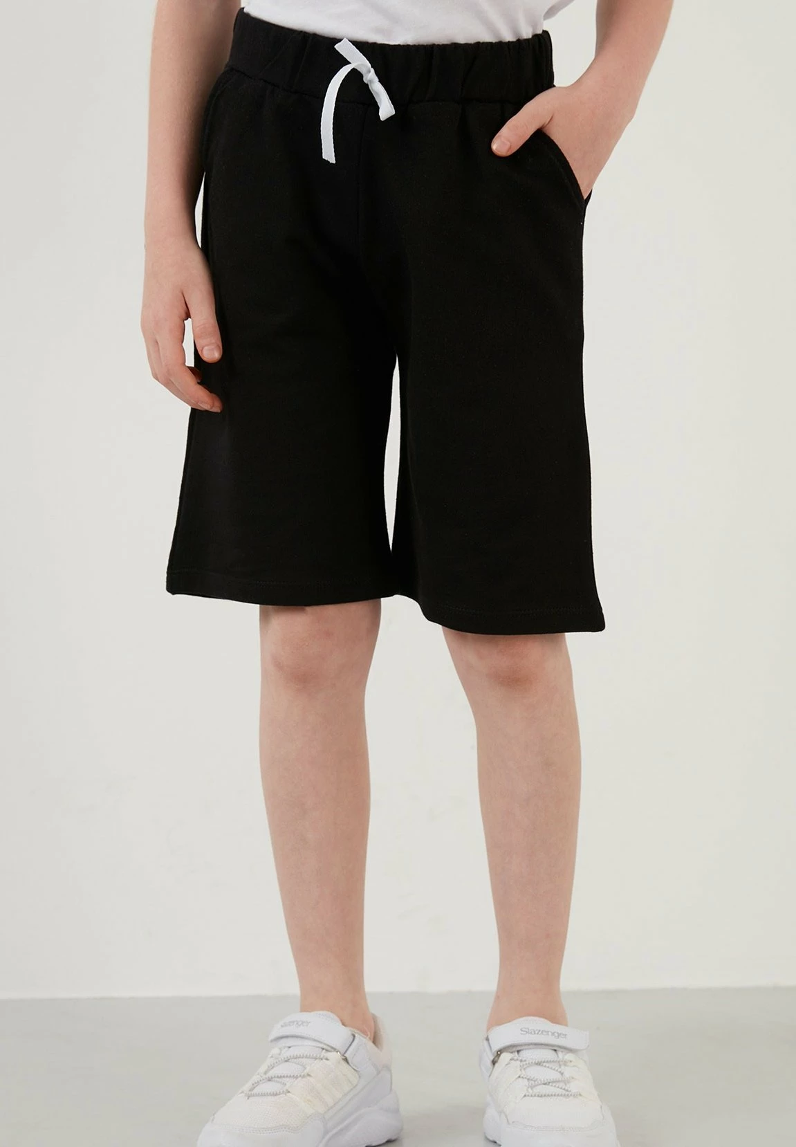 LELA Regular Fit Shorts And T-Shirt - Shorts - White 6 LELA Regular Fit Shorts And T-Shirt - Shorts - White - Afbeelding 4