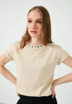 LELA Regular Fit - T-Shirt Print - Stone Colored 8 LELA Regular Fit - T-Shirt Print - Stone Colored -LELA Winkel 99a17596ad5c4054896de1756167ecfb