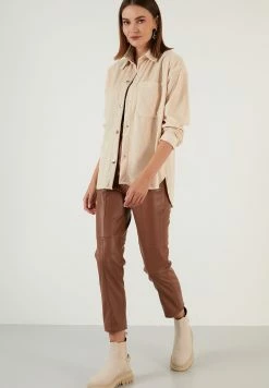 LELA Loose Fit - Overhemdblouse - Beige -LELA Winkel 9ad845a79fa14c9ca5b13a9470672b47