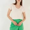 LELA V Neck- T-Shirt Basic - Stone Colored 2 LELA V Neck- T-Shirt Basic - Stone Colored -LELA Winkel 9c61e417ba57462ca68463d0e26ae571