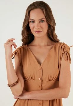 LELA Regular Fit - Jurk - Snuff Colored -LELA Winkel 9d8515447a3844fcbc5413ff795ffff3