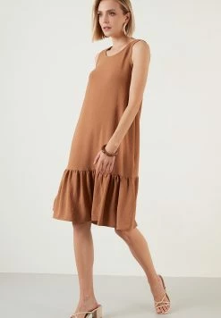 LELA Regular Fit- Jurk - Snuff Colored 8 LELA Regular Fit- Jurk - Snuff Colored -LELA Winkel a065cd1b67984ad4bb1612dd37492cfc