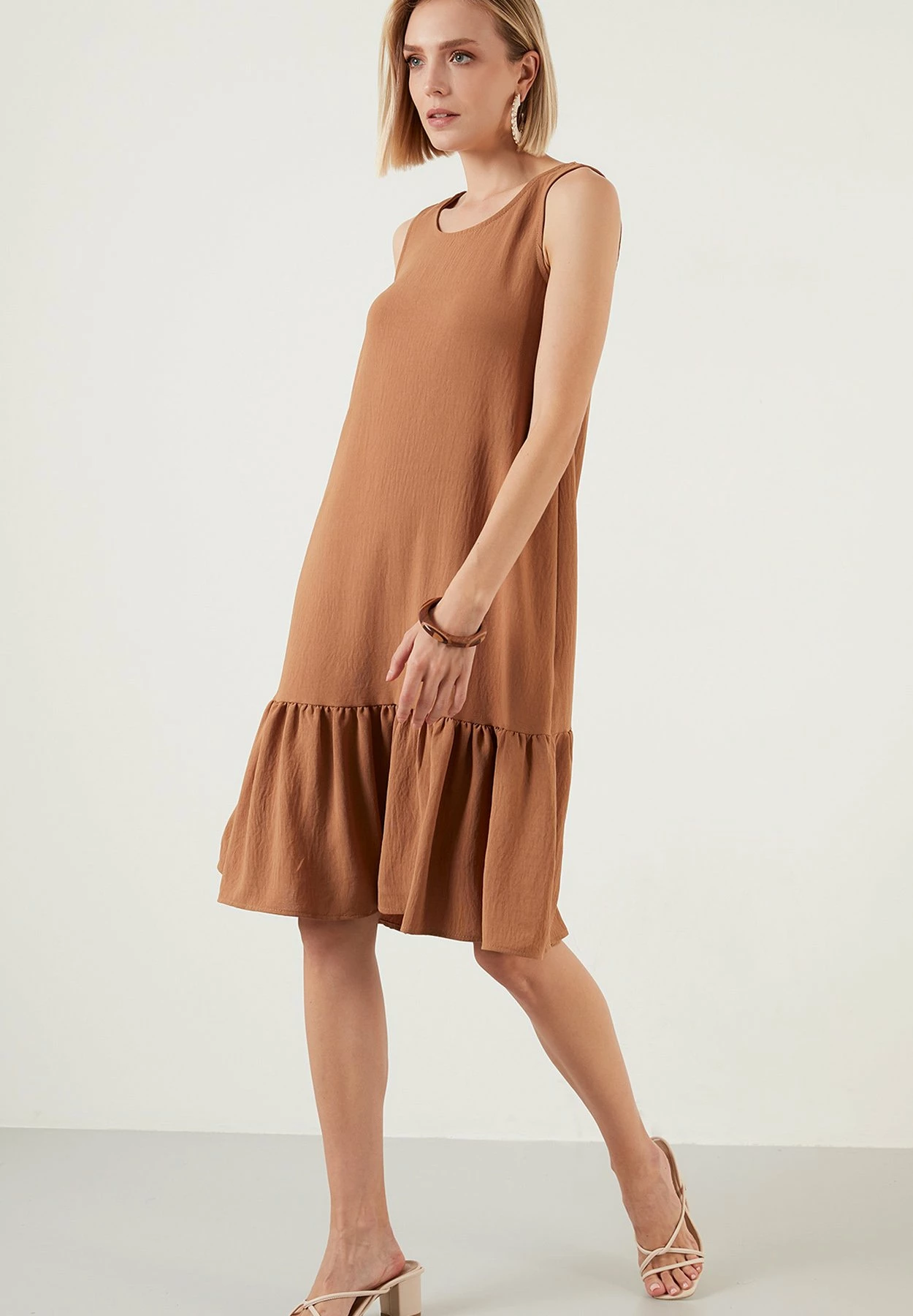 LELA Regular Fit- Jurk - Snuff Colored 5 LELA Regular Fit- Jurk - Snuff Colored - Afbeelding 3