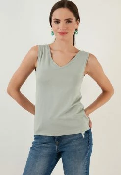 LELA Regular Fit - Top - Almond Green
