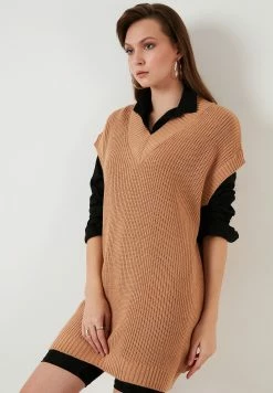 LELA V Neck- Trui - Camel 8 LELA V Neck- Trui - Camel -LELA Winkel a2f5e13d11d14c0ebcf3976f7f8ff948