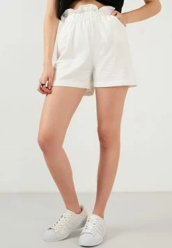 LELA Slim Fit - Shorts - Ecru 9 LELA Slim Fit - Shorts - Ecru -LELA Winkel a923429a8b374dd09817e47578d1d285