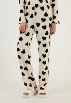 LELA Set - Pyjama - Beige -LELA Winkel aad7e7d9dac944159069dc45939f9a88