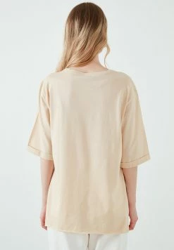 LELA Loose Fit - T-Shirt Print - Stone Colored -LELA Winkel ab9ca756a43f4f9eb92a2ca0468bef9a