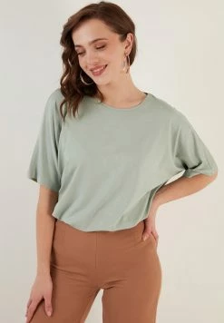 LELA Loose Fit - Blouse - Almond Green -LELA Winkel acef50f3d66243f58d4acff0e3dcc610
