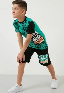 LELA Regular Fit T-Shirt And Shorts - Shorts - Benetton Color -LELA Winkel acf7a281532b4a5aae4690dd696c7dce