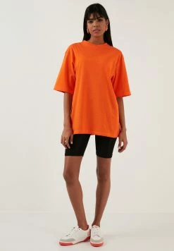 LELA Loose Fit - T-Shirt Basic - Orange -LELA Winkel af5a237a3c824a91bb05c978bac704d3