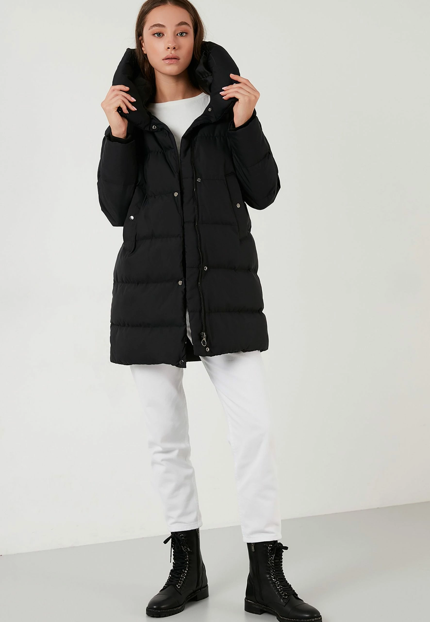LELA Oversized Inflatable Long- Winterjas - Black 5 LELA Oversized Inflatable Long- Winterjas - Black - Afbeelding 3