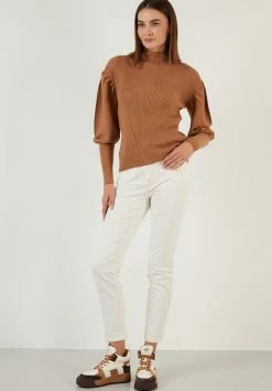 LELA Regular Fit - Trui - Light Brown -LELA Winkel b4bf257742a441e2959371dd9731fb8a