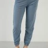 LELA Slim Fit - Trainingsbroek - Baby Blue -LELA Winkel bca347a826c044a6abd9bcaac9defe8e