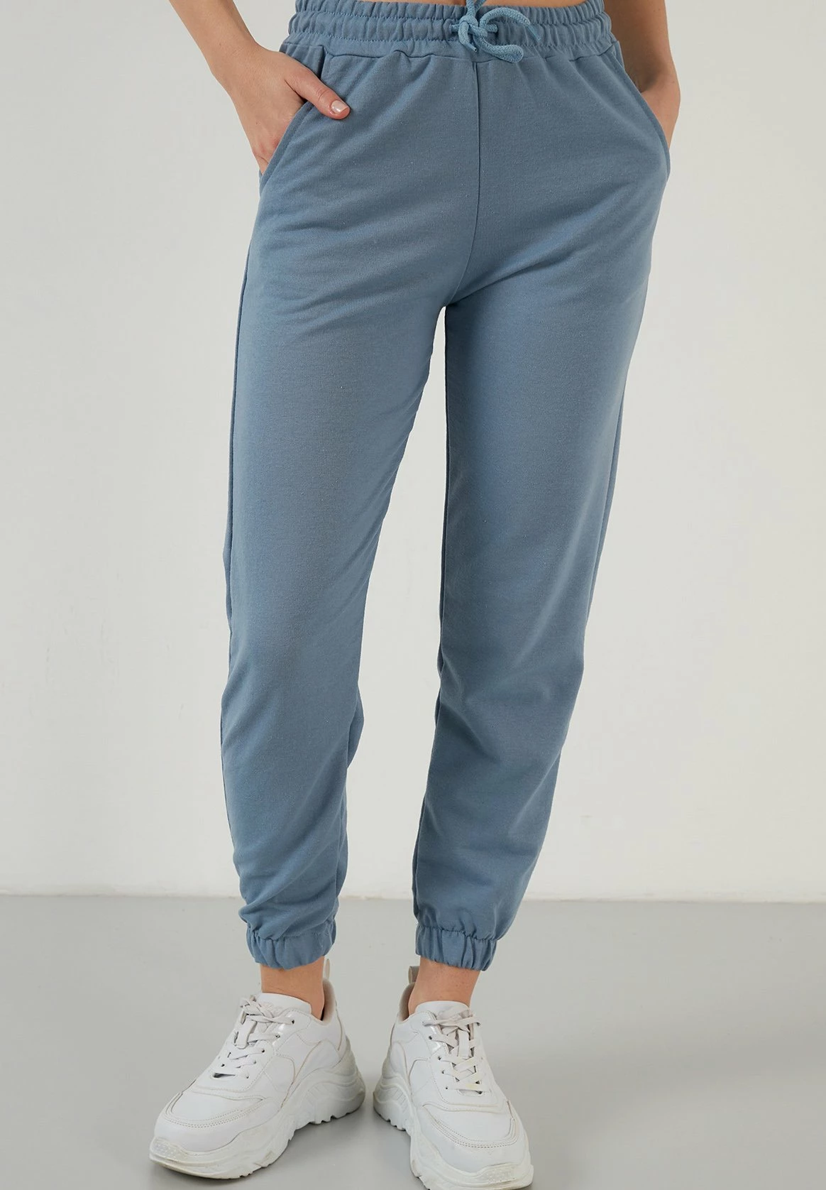 LELA Slim Fit - Trainingsbroek - Baby Blue 3 LELA Slim Fit - Trainingsbroek - Baby Blue