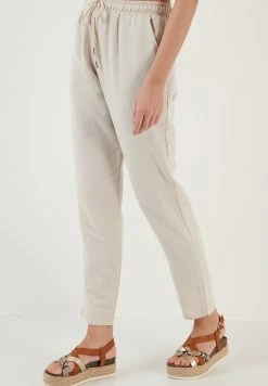 LELA Regular Fit - Broek - Beige -LELA Winkel bcbb9739cefe4879ba0d96e5b32e746a