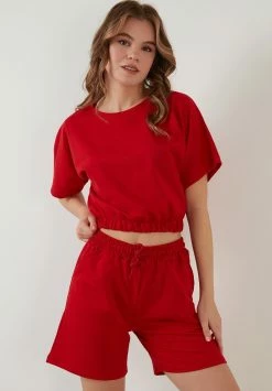 LELA Two Piece Set - Regular Fit - Shorts - Red