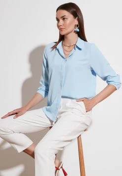 LELA Overhemdblouse - Baby Blue -LELA Winkel c0b973e0752e4a958d0ab9c999f6cfaa