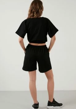 LELA Two Piece Set - Regular Fit - Shorts - Black -LELA Winkel c3dd892478e6410f9403a7307ff599ee