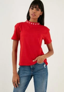 LELA Regular Fit - T-Shirt Print - Red
