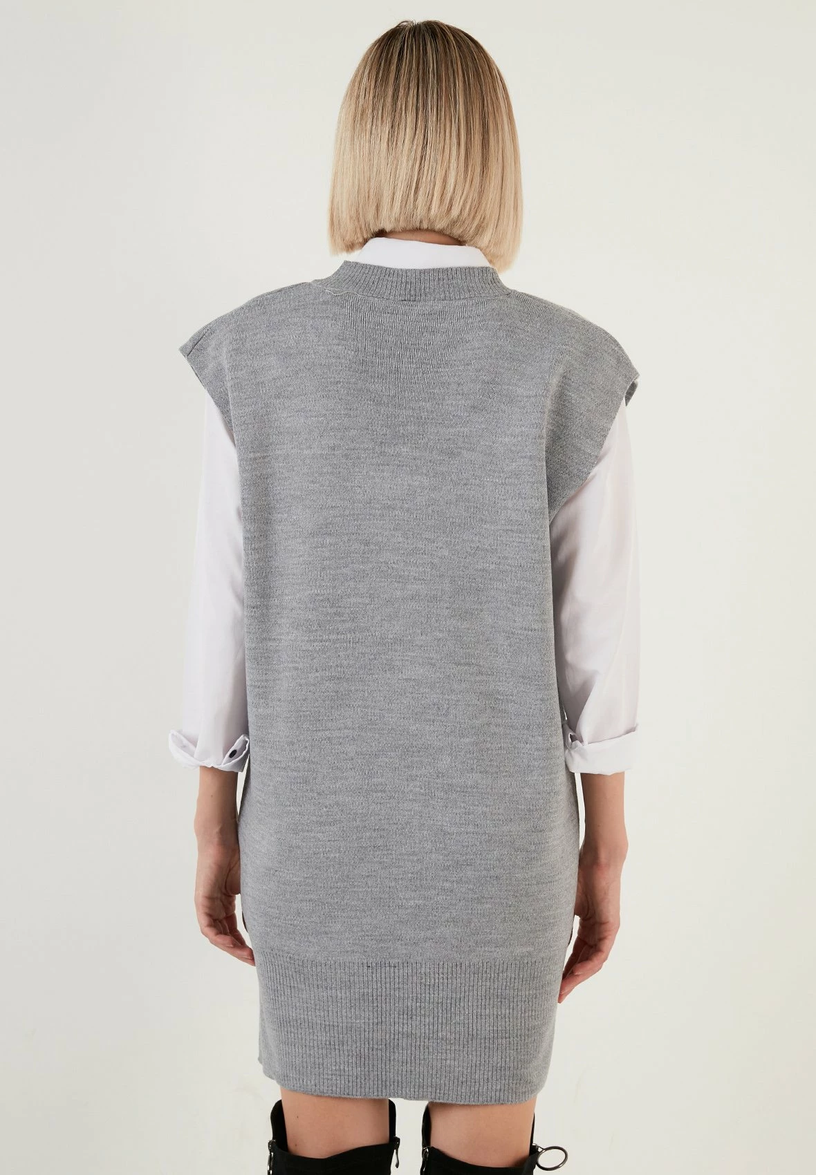 LELA T-Shirt Basic - Grey 4 LELA T-Shirt Basic - Grey - Afbeelding 2