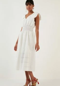 LELA Regular Fit - Jurk - Ecru -LELA Winkel d9acdcef58c74f0a9f76e044a1a1dcb6