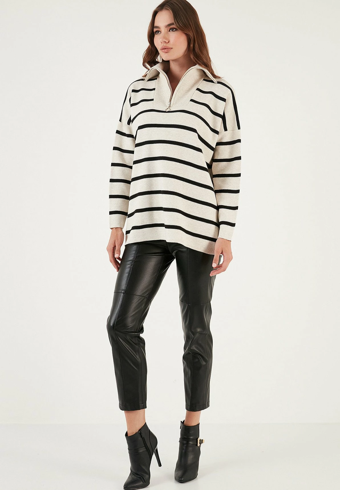 LELA Trui - Light Stone/Black 4 LELA Trui - Light Stone/Black - Afbeelding 2