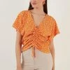 LELA V-Neck - Blouse - Orange 1 LELA V-Neck - Blouse - Orange -LELA Winkel dc3d5edc10524affa4f8424147c1c474