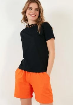 LELA Crew Neck- T-Shirt Print - Black Neon Orange -LELA Winkel dd7e71bcac7f4e8e9ec9108ec5a40b3f