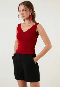 LELA Regular Fit - Top - Red -LELA Winkel de0395af76be4a14baedabc937224f09