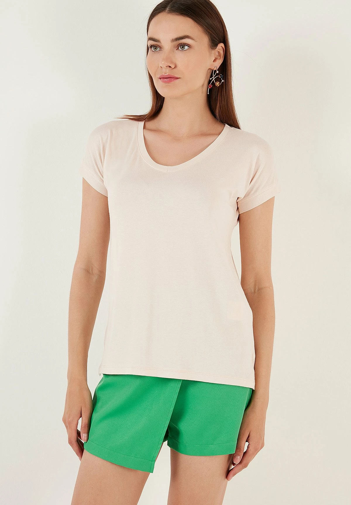 LELA V Neck- T-Shirt Basic - Stone Colored 6 LELA V Neck- T-Shirt Basic - Stone Colored - Afbeelding 4