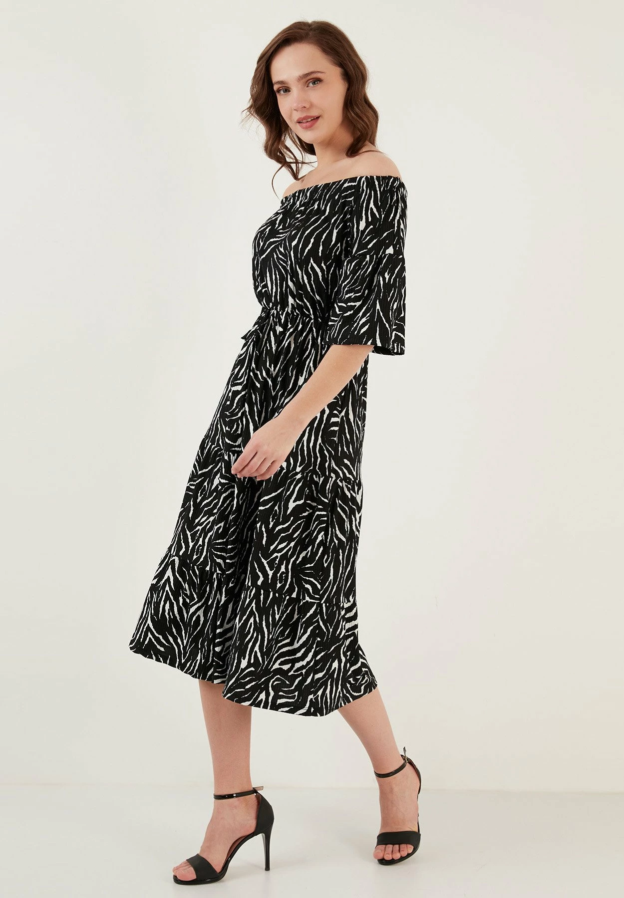 LELA Slim Fit - Jurk - Metallic Black 6 LELA Slim Fit - Jurk - Metallic Black - Afbeelding 4