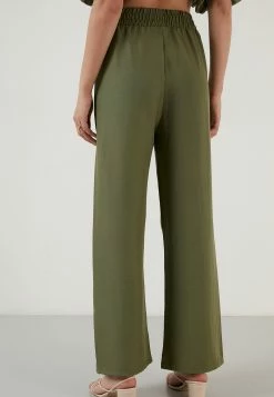 LELA Loose Fit- Broek - Khaki 10 LELA Loose Fit- Broek - Khaki -LELA Winkel e6bcc53a10104fddb5812c9882e1d09a