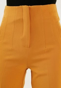 LELA Regular Fit - Broek - Mustard -LELA Winkel e79de222fda04f3ab497b03ef31c3a93