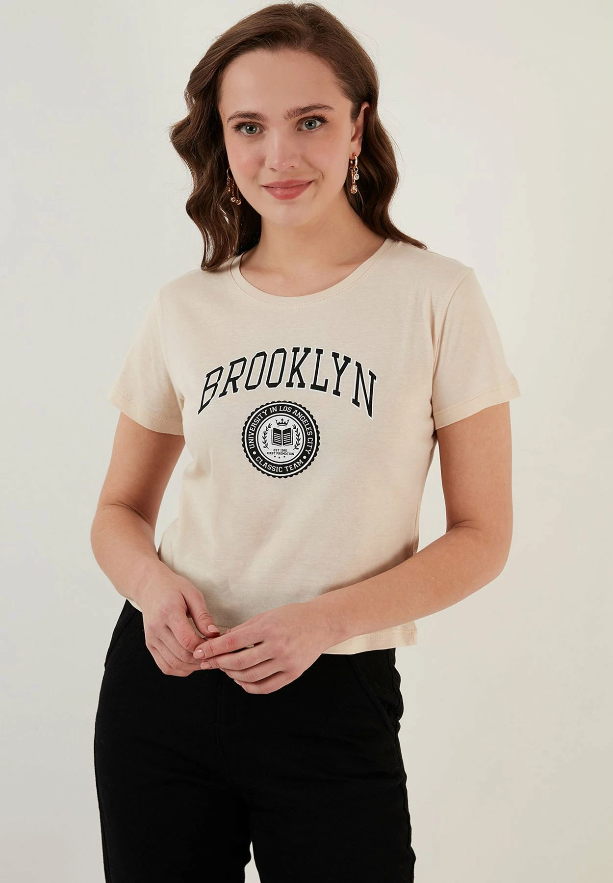 LELA T-Shirt Print - Stone 7 LELA T-Shirt Print - Stone - Afbeelding 5