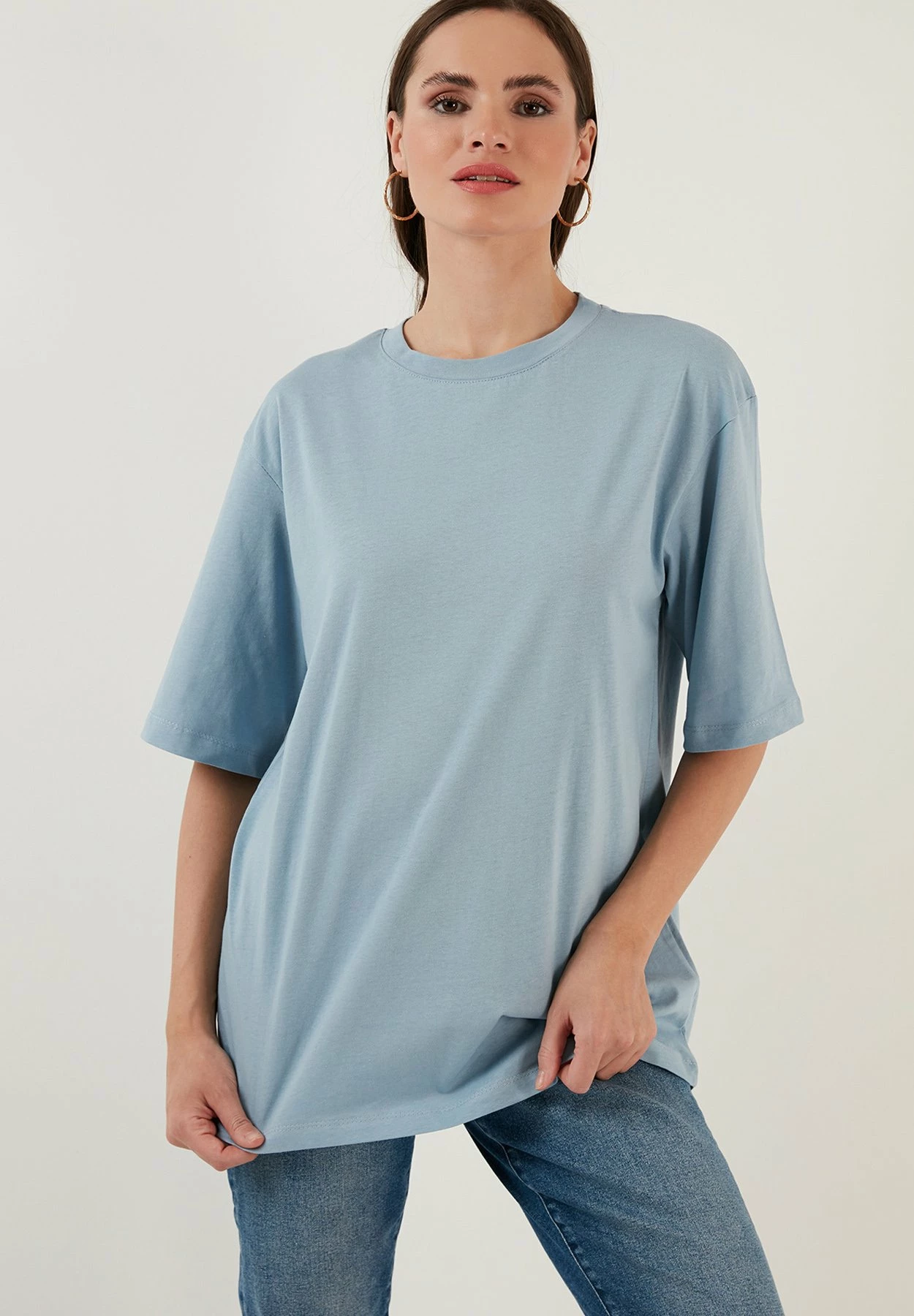 LELA Loose Fit - T-Shirt Basic - Baby Blue 3 LELA Loose Fit - T-Shirt Basic - Baby Blue