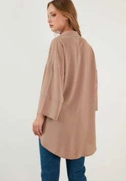 LELA Overhemdblouse - Mink 10 LELA Overhemdblouse - Mink -LELA Winkel ea8499a30cca46bca060895e08fa1d90