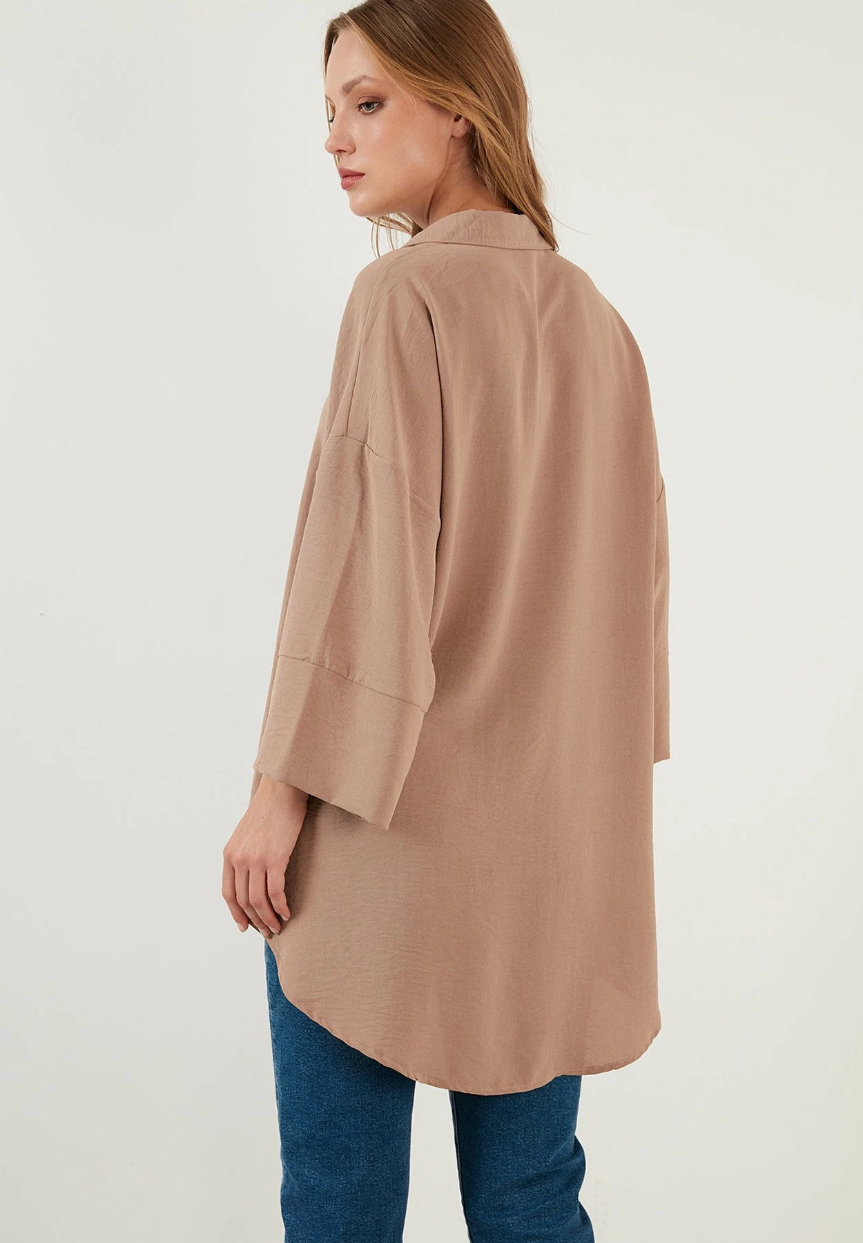 LELA Overhemdblouse - Mink 5 LELA Overhemdblouse - Mink - Afbeelding 3