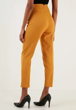 LELA Regular Fit - Broek - Mustard -LELA Winkel ee19c8cb6c9e421989bd4868c55b913e