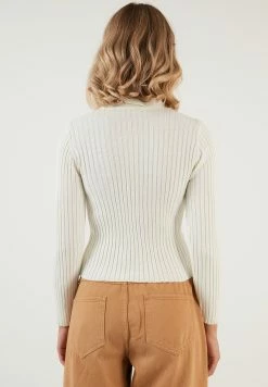 LELA Poloshirt - Ecru 10 LELA Poloshirt - Ecru -LELA Winkel ef8c8ad783a64f9cb9b0100f0a22e776