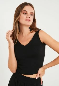 LELA Regular Fit - Top - Black -LELA Winkel f3625aa8c9fb4f918882325edddce32d