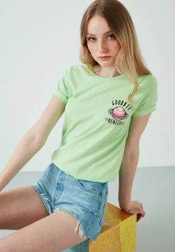 LELA Regular Fit- T-Shirt Print - Green 9 LELA Regular Fit- T-Shirt Print - Green -LELA Winkel f4509e646cfc4160a59f0fe2bafb93fa