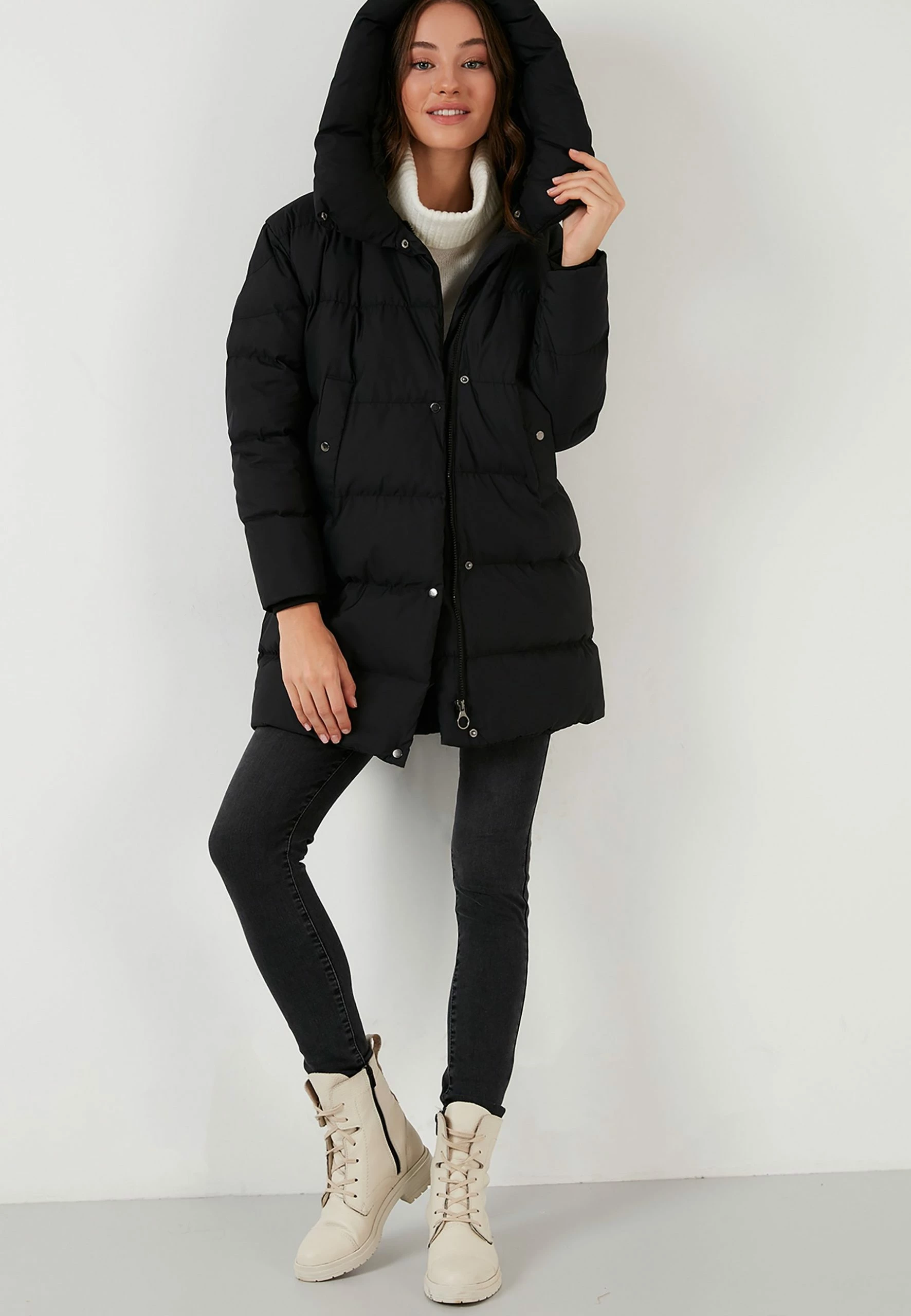 LELA Oversized Inflatable Long- Winterjas - Black 4 LELA Oversized Inflatable Long- Winterjas - Black - Afbeelding 2