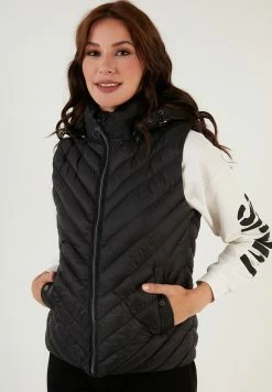 LELA Regular Fit - Bodywarmer - Black -LELA Winkel f7fa7d194f10429c9c3d765e3425a770