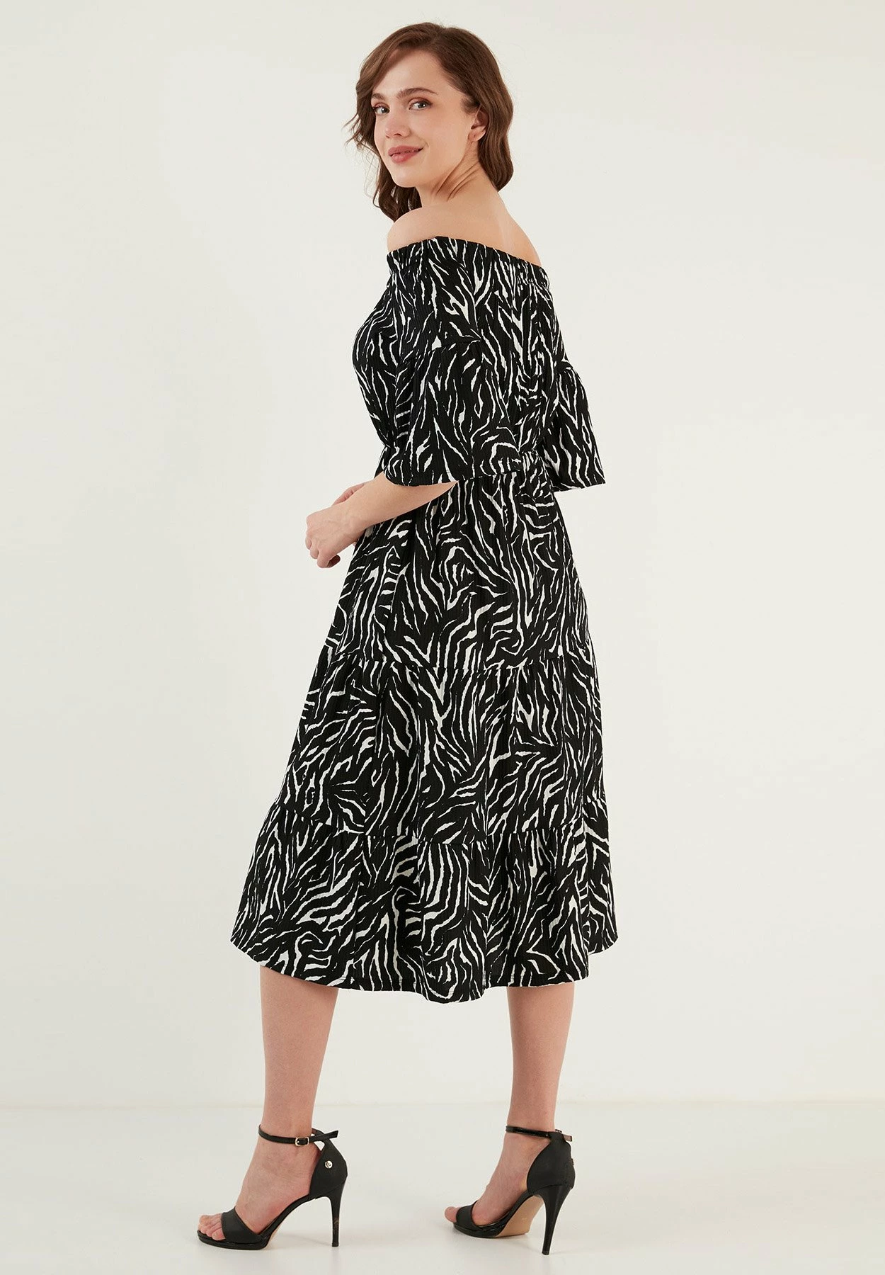 LELA Slim Fit - Jurk - Metallic Black 5 LELA Slim Fit - Jurk - Metallic Black - Afbeelding 3