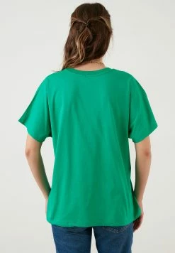 LELA Crew Neck- T-Shirt Basic - Benetton Color -LELA Winkel fc5c12ea30724c259c26bf1b3f7a7c7e